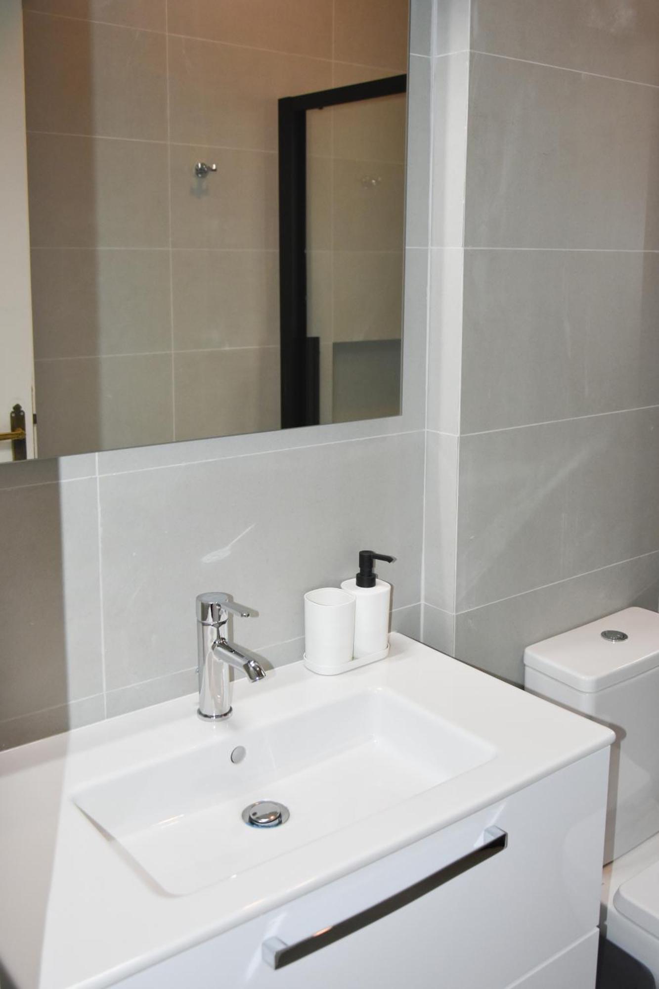 Spacious Modern Apartment In Pagkrati Athens Luaran gambar