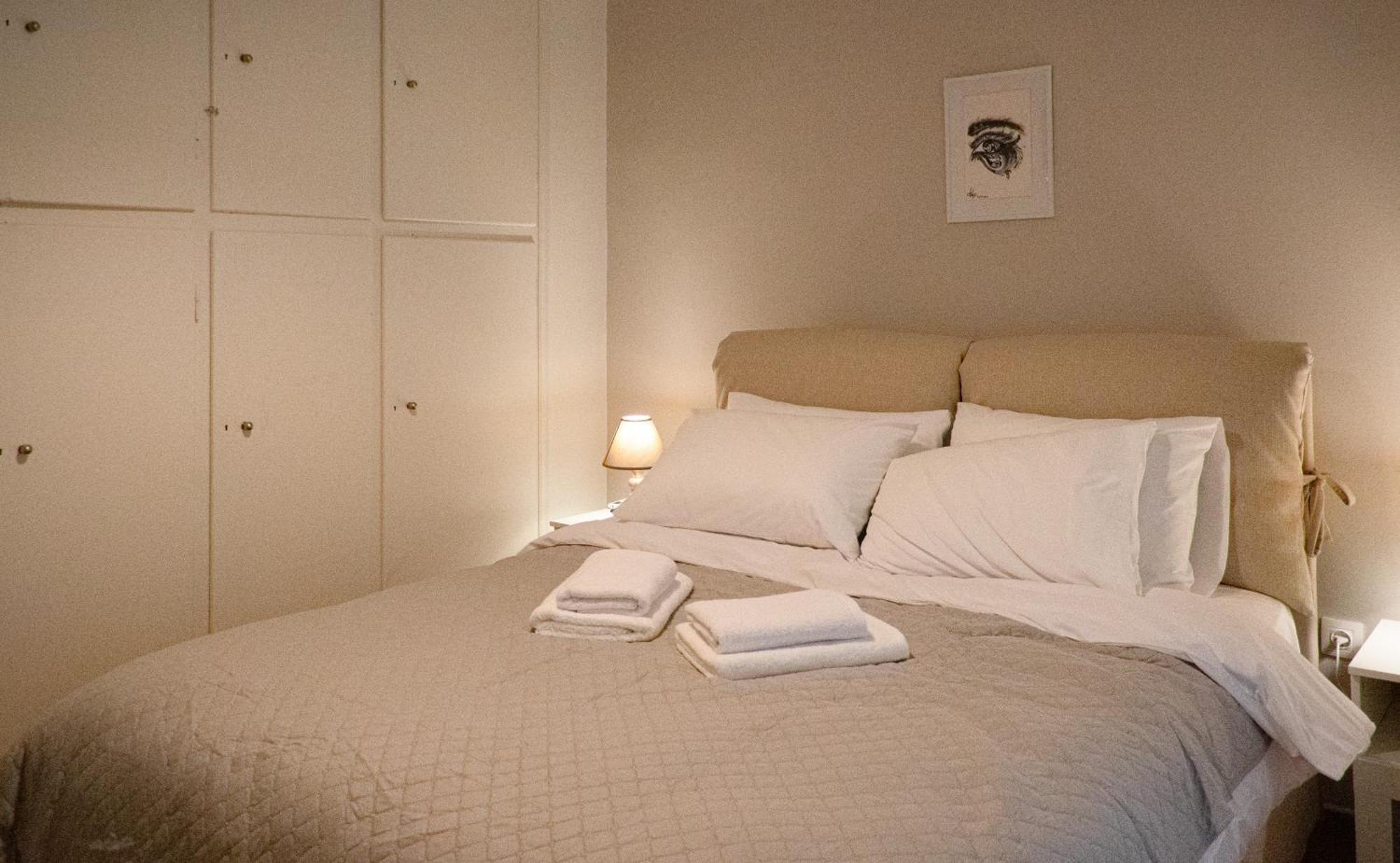 Spacious Modern Apartment In Pagkrati Athens Luaran gambar
