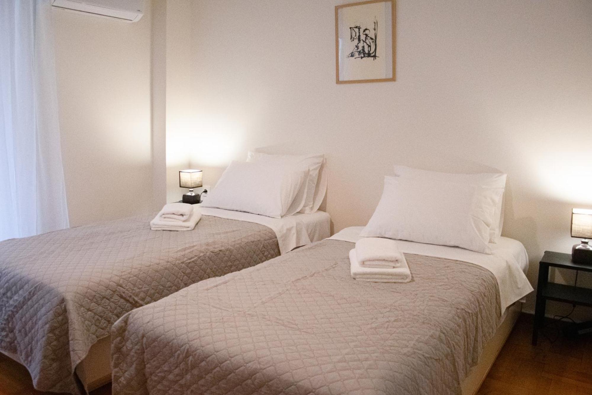 Spacious Modern Apartment In Pagkrati Athens Luaran gambar