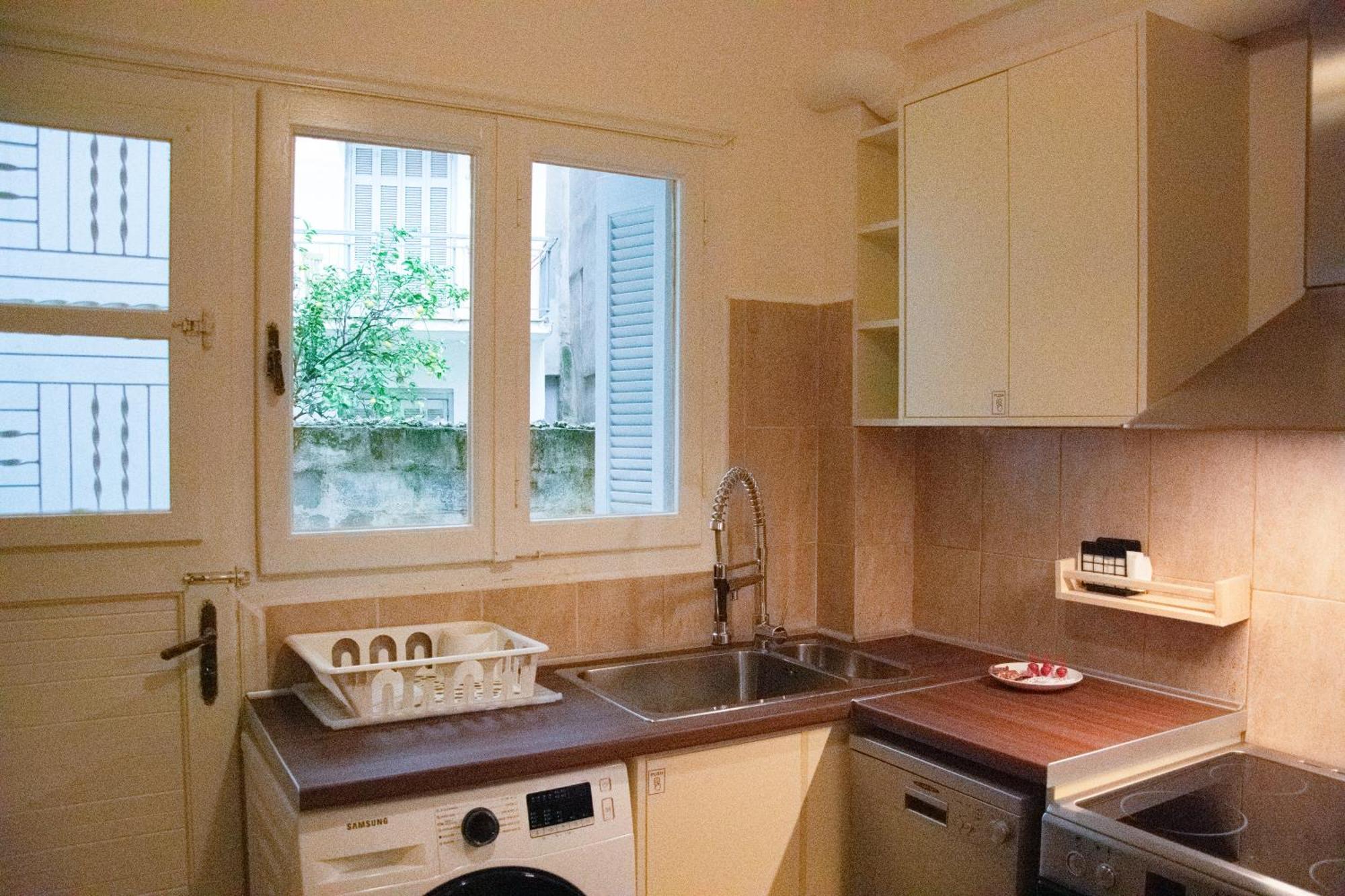 Spacious Modern Apartment In Pagkrati Athens Luaran gambar